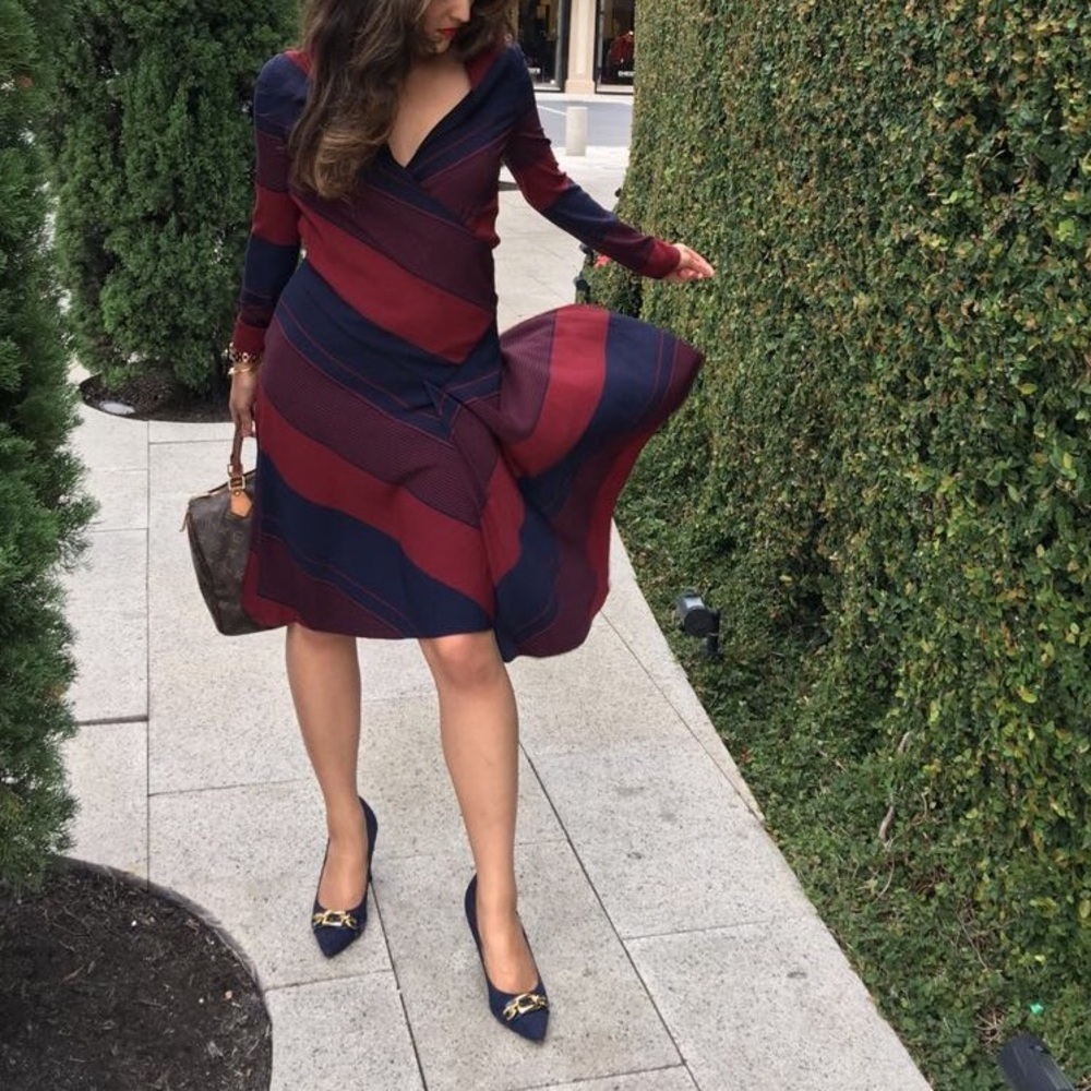 TORY BURCH Lyon Navy/Burgundy Asymmetrical Striped Runway Dress Size 8